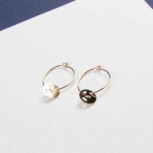 UJI minimalist style gold-plated brass plant hoop earrings