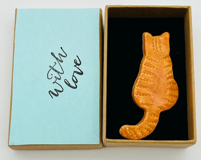 Ginger Cat Ceramic Brooch, Love Ginger Cats pottery, Gift for her, Handmade Kitty, Feline, Love Cats, Kiln Fired Clay, Sussex Ceramics UK.