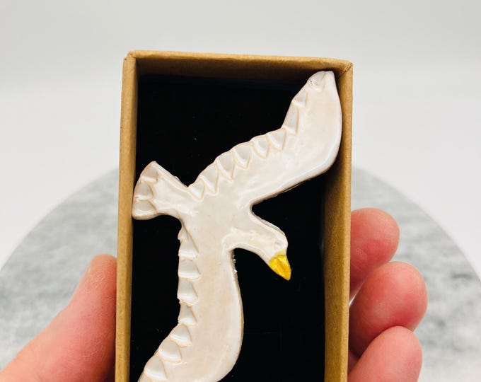 Handmade Ceramic Seagull Brooch: Whimsical Seaside Bird Jewelry