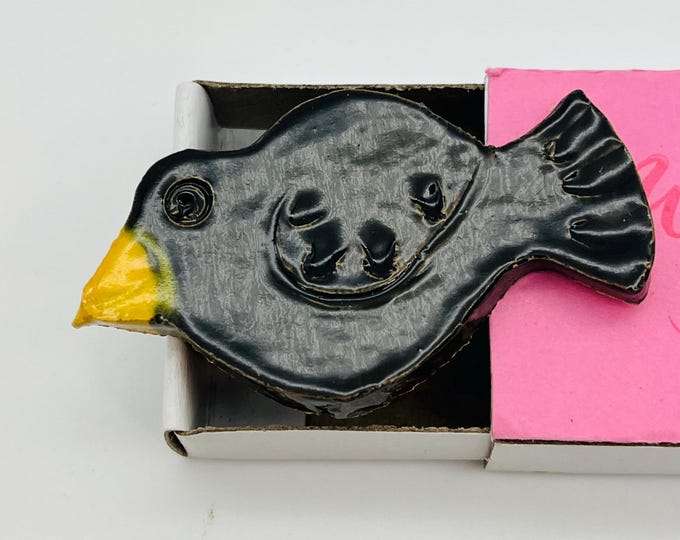 Black Bird Pottery Brooch, Handmade Ceramic Wild Bird, Clay, Garden Bird, Gardener, Wild Birds, Badge, Sussex Ceramics UK, Kiln Fired Clay.