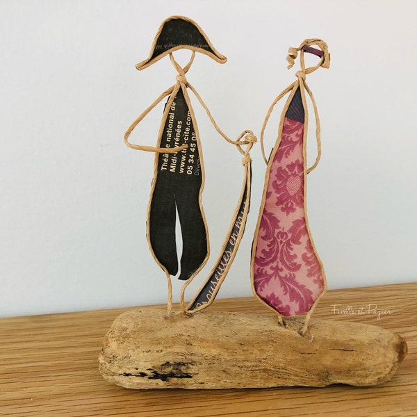 Napoléon et Joséphine figurines ficelle papier création originale cadeau professeur histoire déco sculpture fil fer kraft armé bois flotté