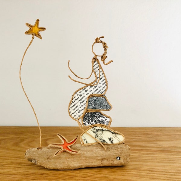 Sculpture femme étoile création unique ficelle papier suivre ses rêves déco zen cadeau original figurines fil de kraft armé sur bois flotté