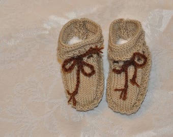 chausson beige et marron taille de naissance à 6 mois