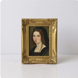 Oryginalny miniaturowy portret renesansowy olejny | Obraz kobiety Dark Academia na drewnianej ramie w kolorze złotym