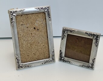 Tiny metal photo frames with floral  print set of 2