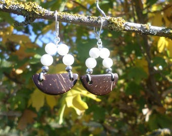 Boucles d'oreilles "féminitude" en pierre naturelle pierre de lune,noix de coco-Elimine les blocages d'énergie,aide à développer l'intuition