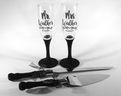 Black Glitter Wedding Decor Toasting Glasses and Cake Knife Server Set, Mr and Mrs Champagne Flutes, Mr Mrs Toasting Flutes, Personalized