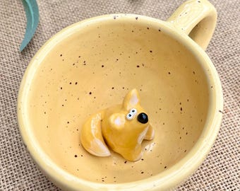 Einzigartiger gelber Fuchs Peekaboo Keramikbecher - lustiges Geschenk für Naturliebhaber