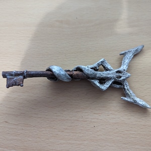 Resident Evil 4 Remake Insignia key 3d printed replica