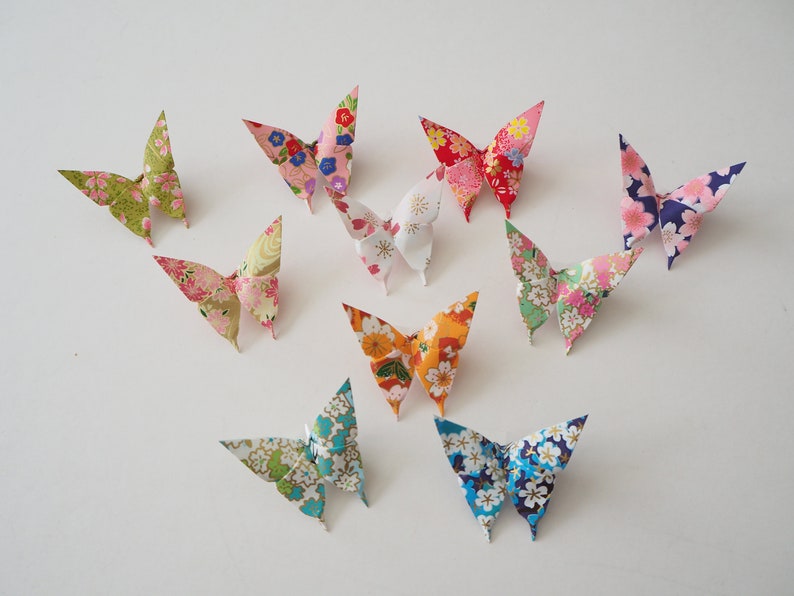Pack of 10 Small Handmade Japanese Summer Flower Garden Washi Paper Origami Butterflies, Decoration, Wedding, Birthday, Wall Sticker, Custom zdjęcie 1