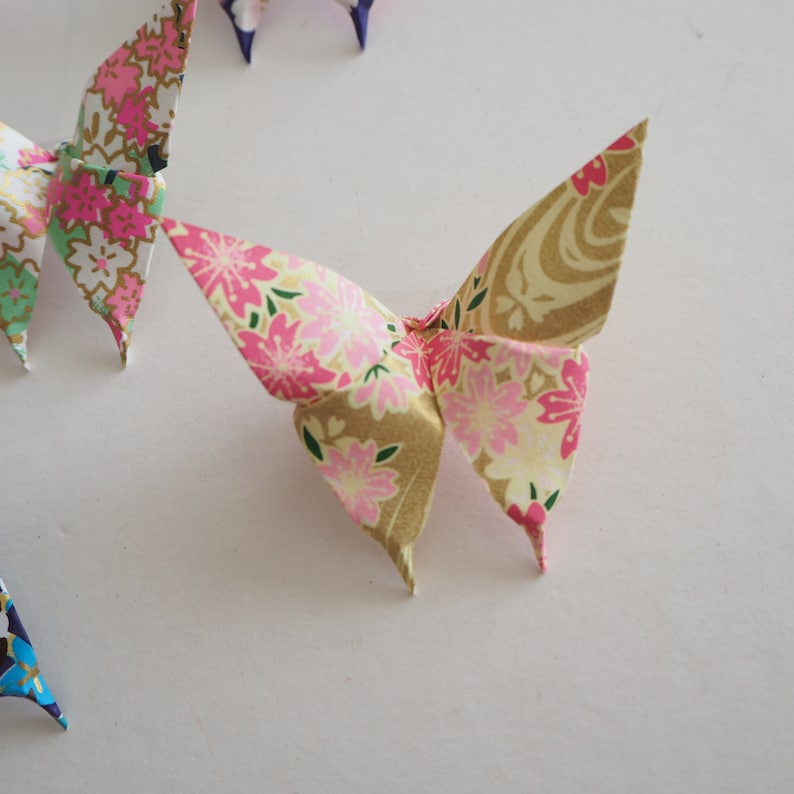Pack of 10 Small Handmade Japanese Summer Flower Garden Washi Paper Origami Butterflies, Decoration, Wedding, Birthday, Wall Sticker, Custom zdjęcie 5