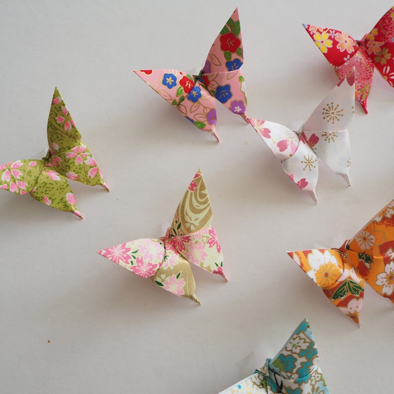 Pack of 10 Small Handmade Japanese Summer Flower Garden Washi Paper Origami Butterflies, Decoration, Wedding, Birthday, Wall Sticker, Custom zdjęcie 2
