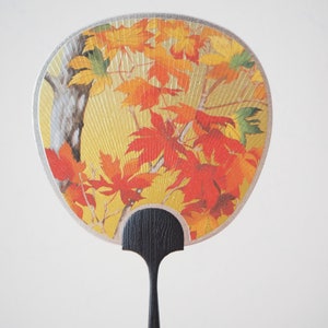Petite carte de voeux de fan d'Uchiwa - Paysages japonais, fleurs