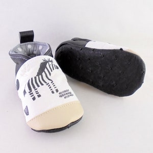slippers in black imitation leather and savannah animal fabric image 5