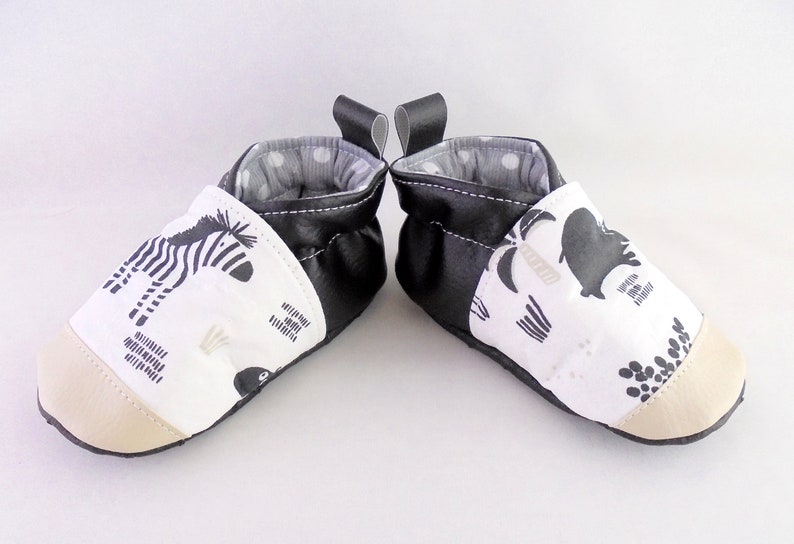slippers in black imitation leather and savannah animal fabric image 2