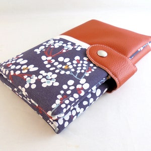 Portefeuille tout en un en simili cuir brique et tissu fleuri