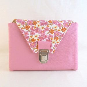 Portefeuille en simili cuir rose et tissu fleuri
