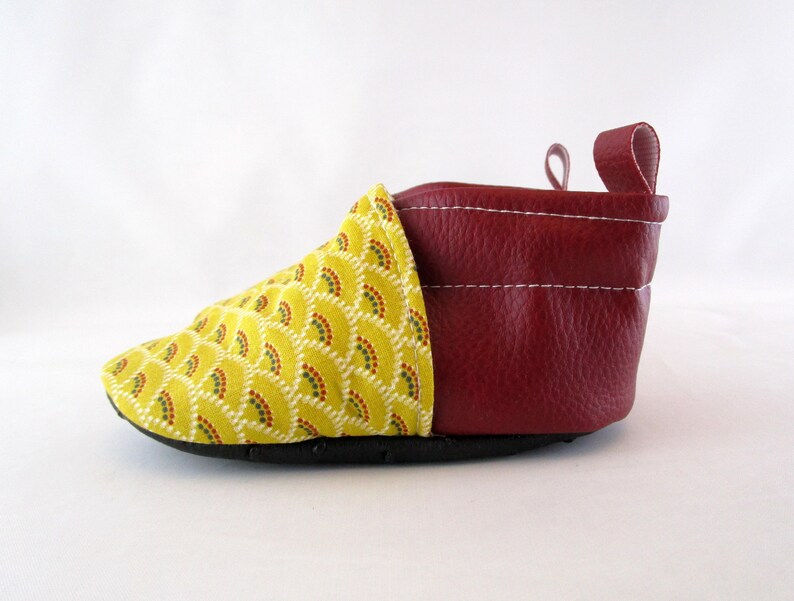 slippers faux Burgundy and yellow tissue paper fans