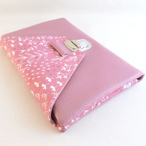 Portefeuille en simili cuir vieux rose et tissu feuille minimaliste