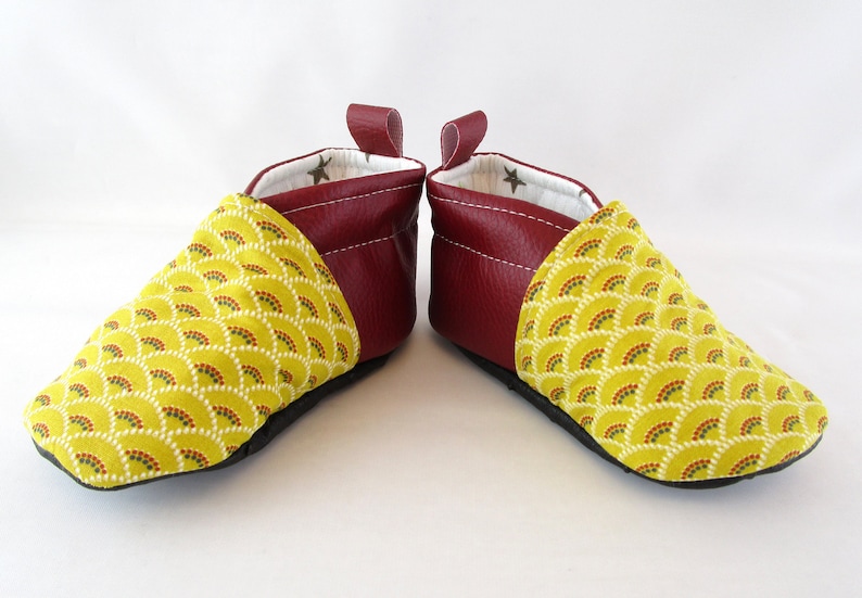 slippers faux Burgundy and yellow tissue paper fans