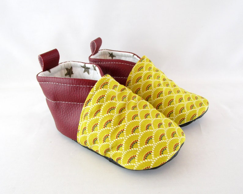 slippers faux Burgundy and yellow tissue paper fans