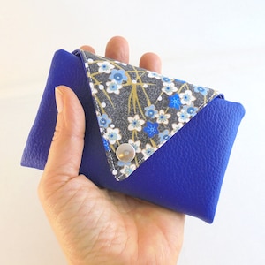 Portefeuille pocket en simili cuir bleu et tissu fleuri noir/bleu