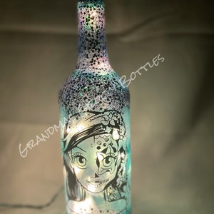 Fles met oplichtende kleine zeemeermin