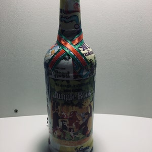 Botella iluminada con póster de película vintage exclusivo de Walt Disney