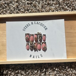 Leopardenmuster Bling Französische Spitze Drücken Sie auf die Nägel