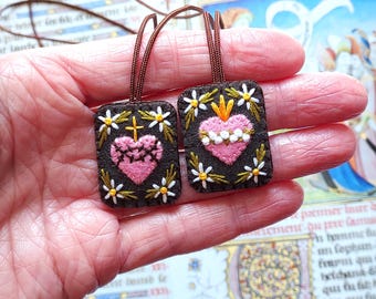 Hand bestickt Wolle Skapulier, Sacred Heart Blumendekor, kleine Größe Mädchen