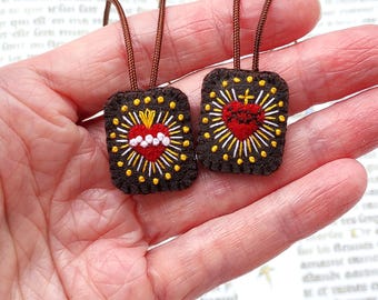 Handgesticktes kleines braunes Skapulier: Sacred Heart, Unbeflecktes Herz