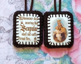 Escapulario de Nuestra Señora del Monte Carmelo hecho a mano: Regalo católico de lana marrón