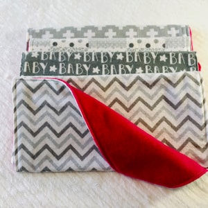 Baby Burp Cloths / Gray and Pink Cotton Burp Cloth Set / Flannel Burp Cloth Set / Baby Shower Gift / Baby Girl Burp Cloths / Chevron Burp