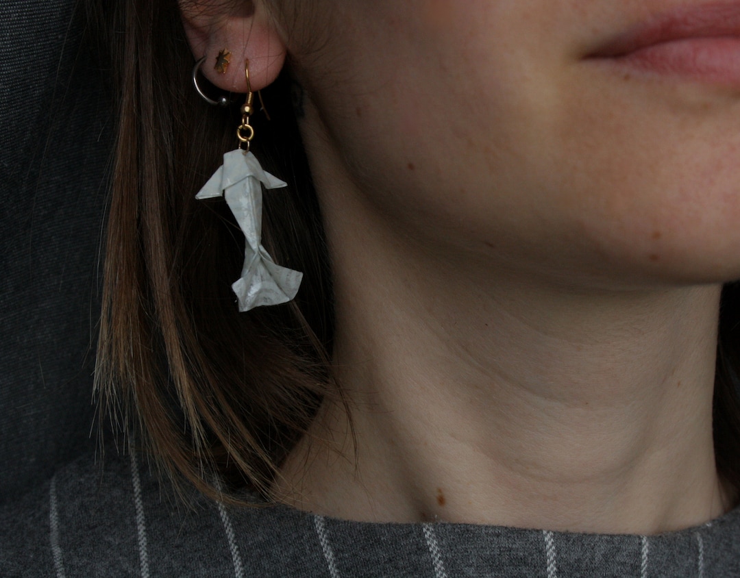 Mini Boucles D'oreilles Poisson De Fortune En Alliage Et Strass Blanc - Neuf Sans Emballage, Fermoir Clous