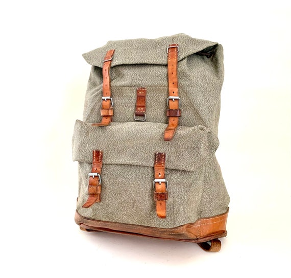 swiss army pack