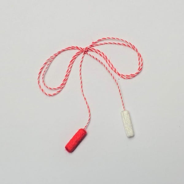 Mărțișor, corde Martisor, cordon Martisor, broche Martisor USA, Martisor rouge et blanc, vacances de printemps