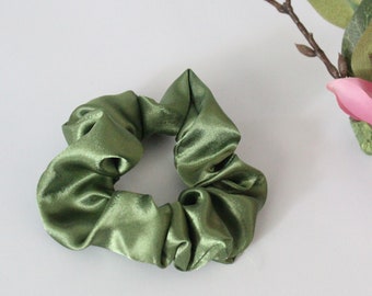 Green Satin Hair Scrunchie For Women And Girls, Handmade Hair Accessories, Casual Fashion Elastic Hair Scrunchie, Hair Band, Hair Tie