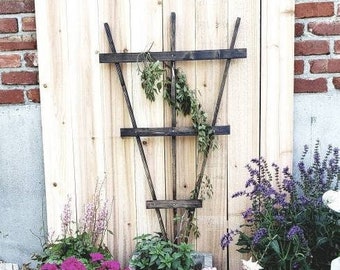 44" Wooden Garden Trellis with Optional Ground Stake