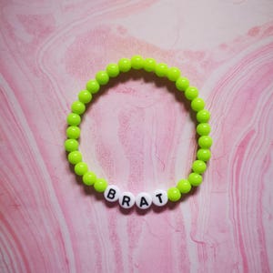 BRAT - Pulsera personalizada de fan de Charli XCX