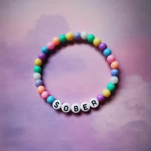 SOBER - Pulseira Sobriedade Personalizada com Contas