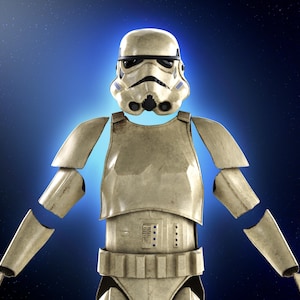 Pode incluir: Um traje de Stormtrooper, com um capacete branco com detalhes em preto e uma armadura completa. A armadura é de cor branco sujo desgastado, com sinais visíveis de desgaste. O fundo é um gradiente de azul e preto.