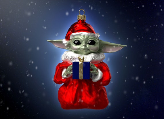 スター・ウォーズ グローグーIG-11 ドロイド ホリデー タトゥイーン クリスマスツリー トレーナー スター・ウォーズ」がクリスマスツリーに！ | Numero TOKYO