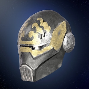 Op de afbeelding: Een zwart-gouden helm met een futuristisch ontwerp. De helm heeft een vizier en een decoratief patroon op de bovenkant.
