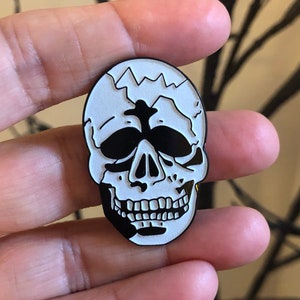 Season of the Witch Halloween III 3 Inspired Skull Mask GLOW in the Dark Soft Enamel Pin