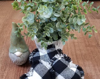 Buffalo Plaid Hearts /Black and White