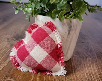 Checkered Hearts / Red and white