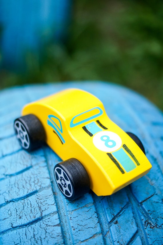 Voiture de course mini / jaune voiture / voiture de jouet en bois