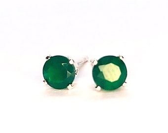 Green agate silver stud earrings. Solid silver green gemstone earrings. Claw set earrings. Gift for her. Green jewellery.