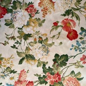 Floral Duck Fabric, Fat Quarter or By the Yard, daisy fabric, flowers fabric, duck fabric, white fabric, floral fabric