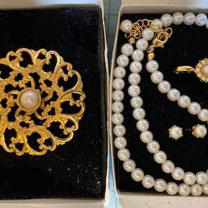 Avon Pearlesque Interchangeable Set or Flower Blossom Set Faux Pearl Necklace Stud Earrings Gifts for Her Etsy